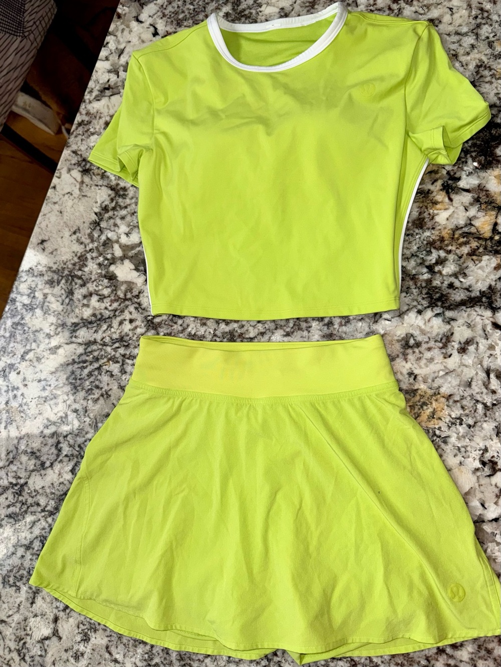 Lululemon Hi Rise Tennis Skirt Beam Yellow & matching Court Rival Cropped shirt
